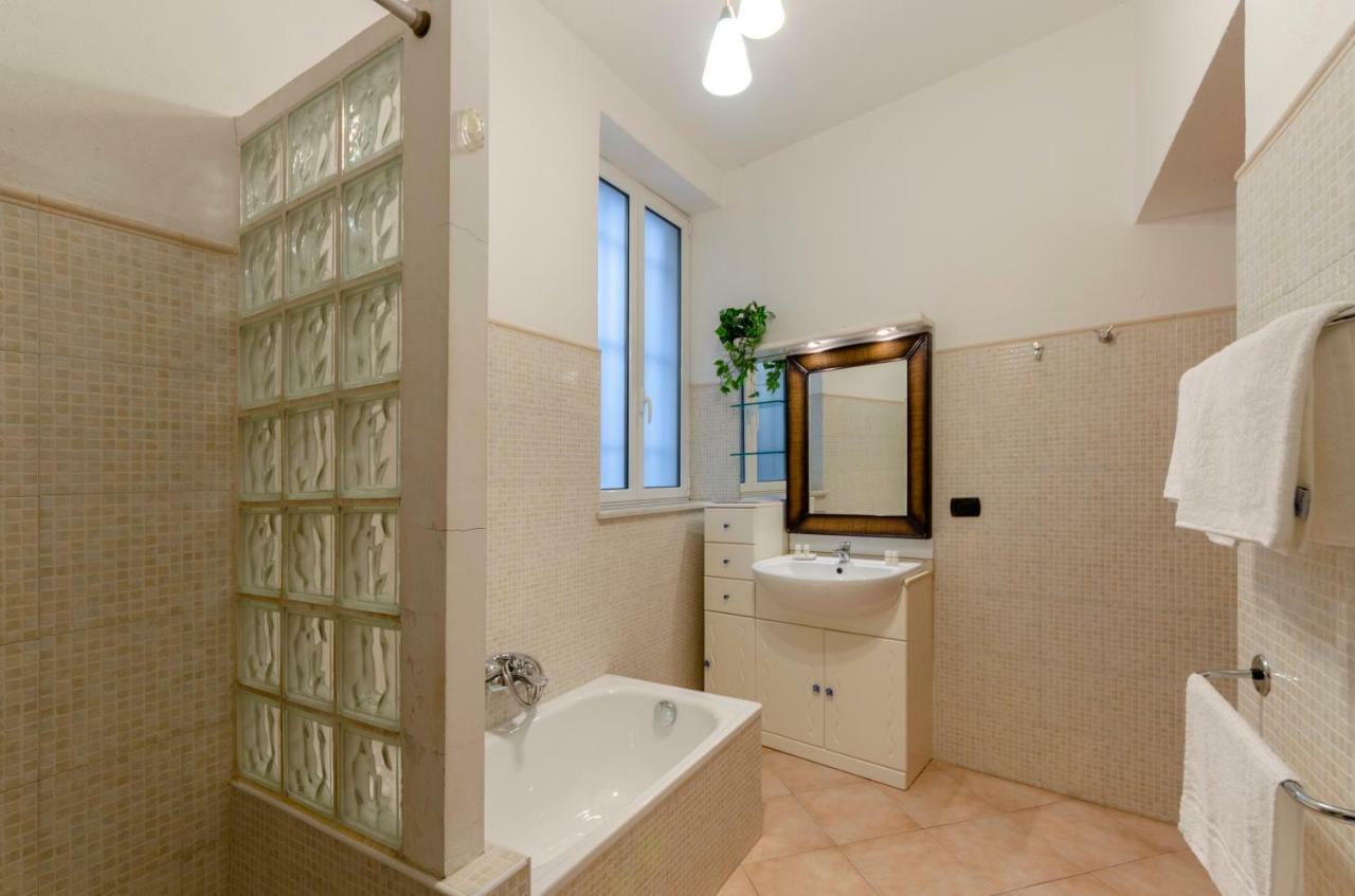 Apartamento Joivy Warm Family Apt Near Porto Antico Génova Exterior foto